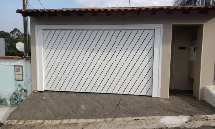 Casa para Venda em Mogi das Cruzes, Conjunto Habitacional Antônio Bovolenta, 2 dormitórios, 1 suíte, 2 banheiros, 2 vagas