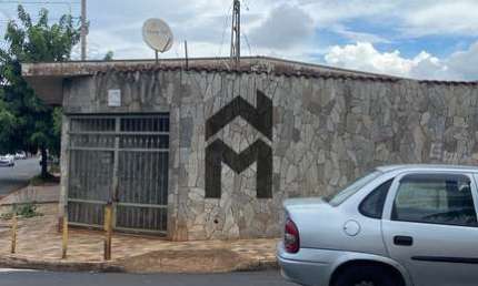 Casa à venda no bairro Ipiranga - Ribeirão Preto/SP