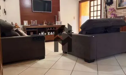 Casa à venda no bairro Jardim Eugênio Mendes Lopes - Ribeirão Preto/SP