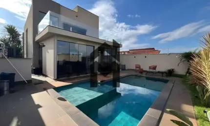 Casa com 3 quartos à venda no Centro, Serrana 