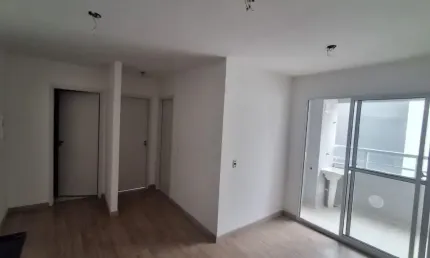 Apartamento de 2 dormitórios com varanda e vaga de garagem