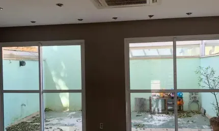 Casa 3 dormitórios com quintal, locação, condomínio terrara