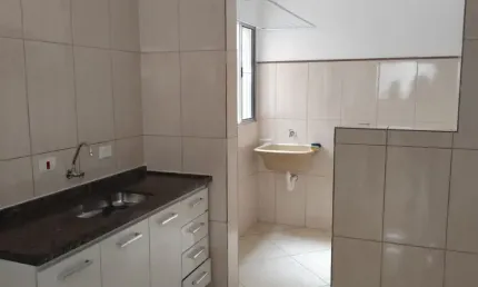 Casa com 2 quartos para alugar na Rua José Pinto Brandão, 01, Terceira Divisão de Interlagos, São Paulo