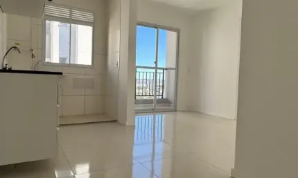 Apartamento de 2 dormitórios com varanda e vaga de garagem