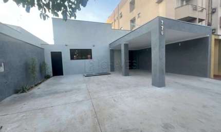 Casa de 3 quartos para alugar, 253,06 m², bairro Jardim Itamarati em Ribeirão Preto