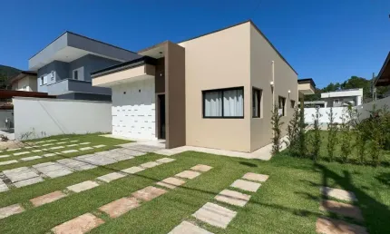 Casa à Venda  Condomínio Capitanias  Praia da Lagoinha  Ubatuba