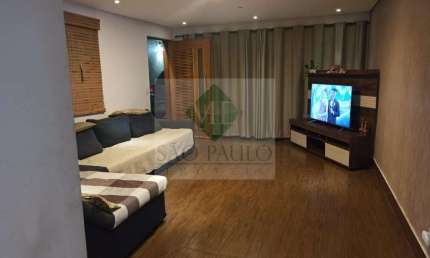 Imperdível! Casa de luxo à venda em São Caetano do Sul-SP, no bairro Cerâmica. 3 quartos, 3 suítes, 2 vagas de garagem, 258m².