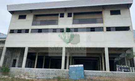 Galpão Industrial de Alto Padrão na Vila Livieiro  7 Banheiros, 5 Vagas de Garagem, 1.500m²  São Paulo-SP