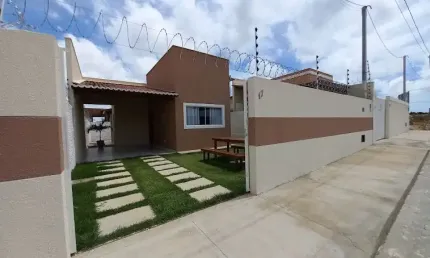 Casa com 02 quartos, sendo 01 suíte na Estrada para Pium RN