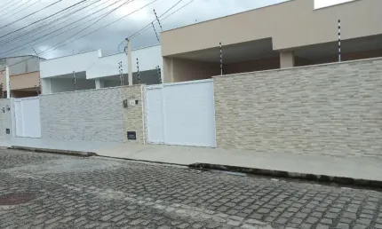 Casa com 03 dormitórios, sendo 01 em Emaus, Parnamirim RN