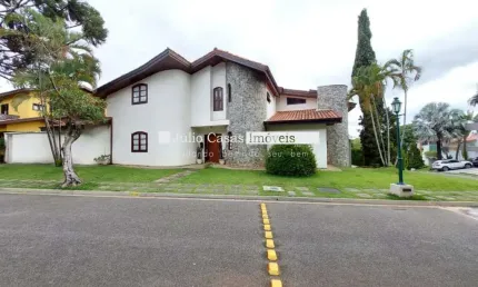 Casa a venda no Condomínio Village D Avignon com 5 quartos