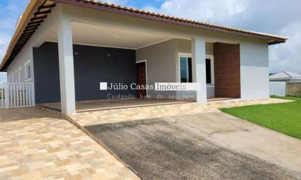 Casa à venda  com 03 quartos no Condomínio Village da Serra
