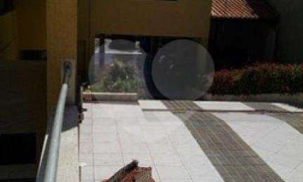 Casa térrea com 5 quartos à venda em Jardim Vila Galvão - SP
