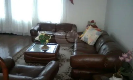 Casa térrea com 4 quartos à venda em Vila Mazzei - SP