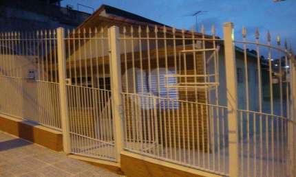 Casa térrea com 4 quartos à venda em Jardim Carlu - SP
