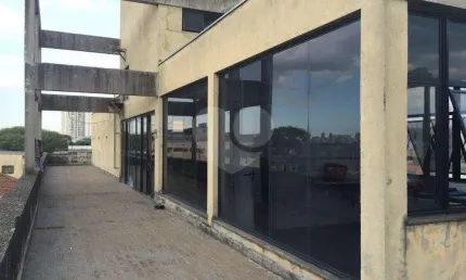 Prédio inteiro à venda ou para locação em Barra Funda - SP