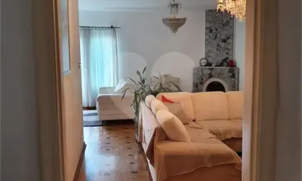 Casa térrea com 3 quartos à venda em Vila Albertina - SP