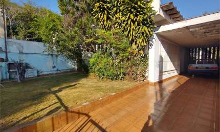 Casa térrea com 6 quartos à venda em Vila Inah - SP