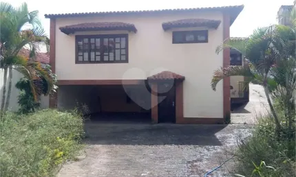 Casa com 3 quartos à venda na Rua Antônio Nadruz Dib, Santa Teresinha, São Paulo