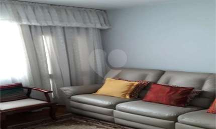 Casa térrea com 3 quartos à venda em Vila Sabrina - SP