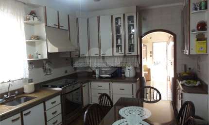 Sobrado com 6 quartos à venda em Vila Irmãos Arnoni - SP