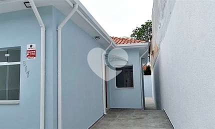 Casa térrea com 2 quartos à venda em Parada Inglesa - SP