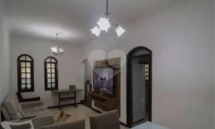 Casa com 3 quartos à venda em Jardim Santa Francisca - SP