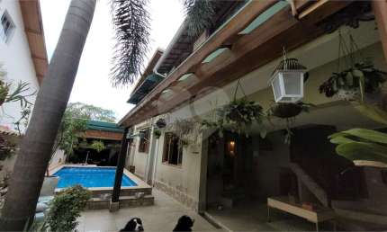Casa com 4 quartos à venda na Dona Laura Barbosa Nascimento, Centro, Mairiporã