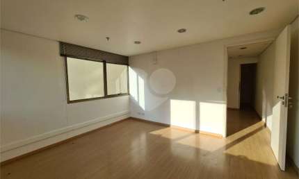 Sala comercial à venda na Rua Voluntários da Pátria, Santana, São Paulo
