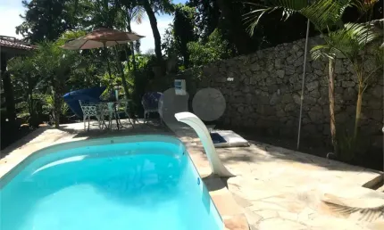 Condomínio com 3 quartos à venda ou para locação em Cumbari - SP