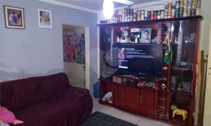 Casa térrea com 4 quartos à venda em Vila Nova Carolina - SP