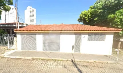 Casa térrea com 4 quartos à venda em Vila Galvão - SP