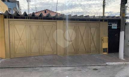 Casa térrea com 3 quartos à venda em Jardim Peri - SP