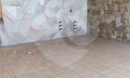 Sobrado com 4 quartos à venda em Parque Vitória - SP