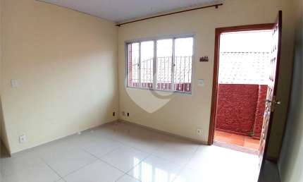 Sobrado com 2 quartos à venda em Parada Inglesa - SP