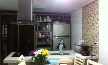 Condomínio com 2 quartos à venda em Vila Bertioga - SP