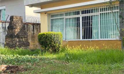 Casa térrea com 4 quartos à venda em Horto Florestal - SP