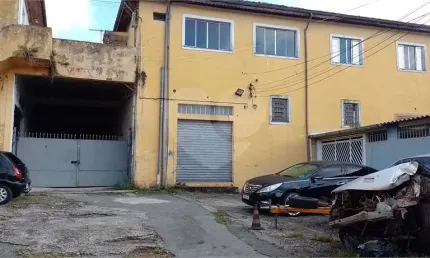Casa térrea com 2 quartos à venda em Vila Nivi - SP