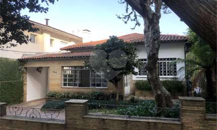 Casa com 5 quartos à venda na Rua Traipu, Pacaembu, São Paulo
