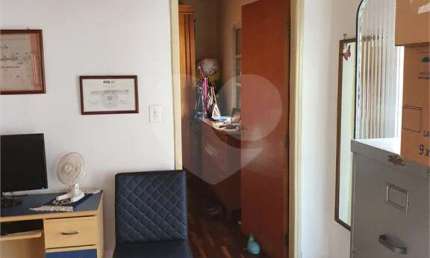 Casa com 4 quartos à venda na Rua Cesário Ramalho, Cambuci, São Paulo