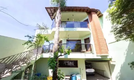 Sobrado com 4 quartos à venda ou para locação em Vila Paulicéia - SP