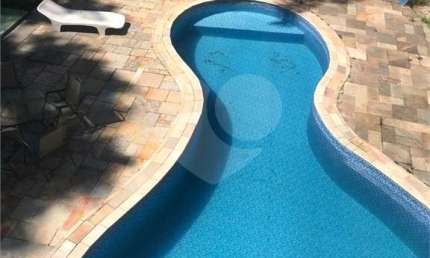 Sobrado com 4 quartos à venda ou para locação em Roseira - SP