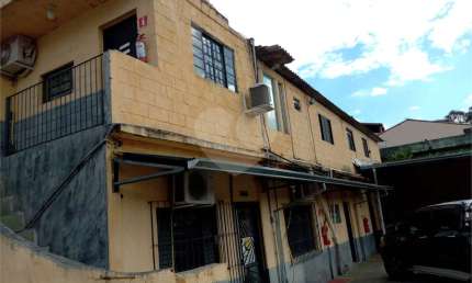 Galpão à venda ou para locação em Luiz Fagundes - SP