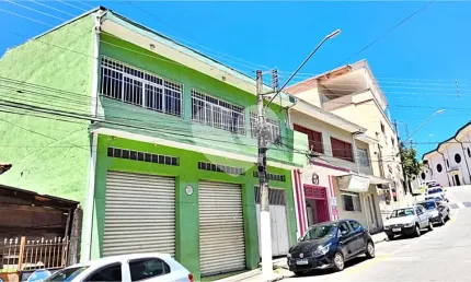 Prédio inteiro à venda ou para locação em Centro - SP