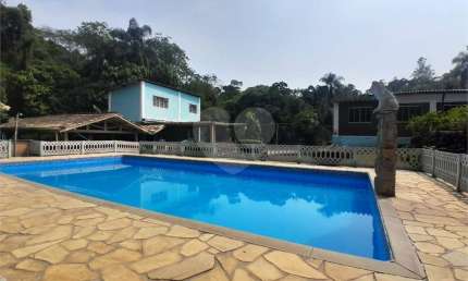 Chácara com 20 quartos à venda ou para locação em Pirucaia - SP