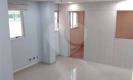 Sala comercial para alugar na Rua Voluntários da Pátria, Santana, São Paulo