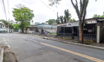 Casa térrea com 2 quartos à venda ou para locação em Tremembé - SP