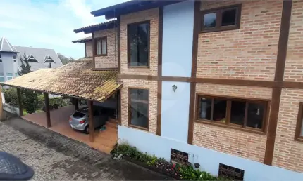 Condomínio com 5 quartos à venda ou para locação em Caraguatá - SP