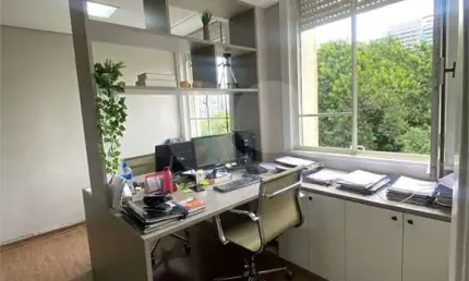 Sala comercial para alugar na Rua Barão de Itapetininga, Centro, São Paulo