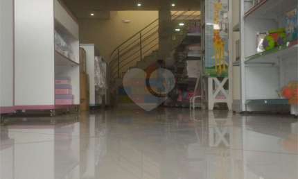 Prédio inteiro à venda ou para locação em Jaçanã - SP
